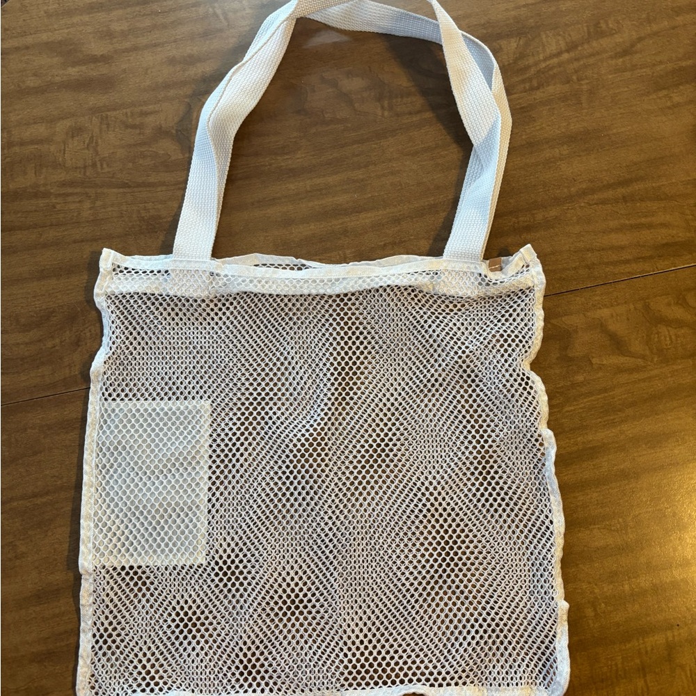 Lunya White Mesh Laundry Bag - Picture 4 of 4
